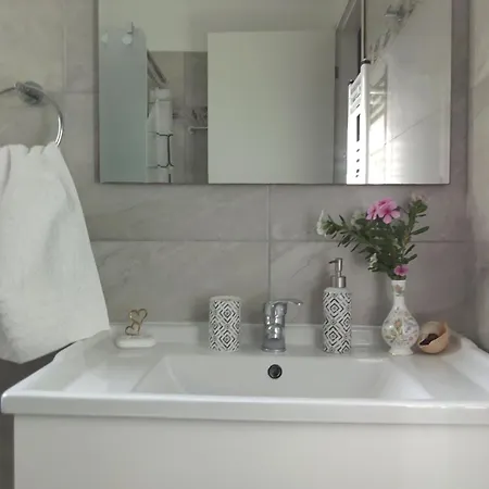 Appartement Nostalgia B In 50 Meters From The Sea